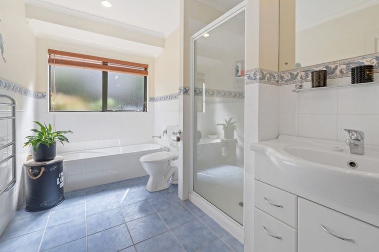 Photo of property in 24 Coventry Way, Long Bay, Auckland, 0630