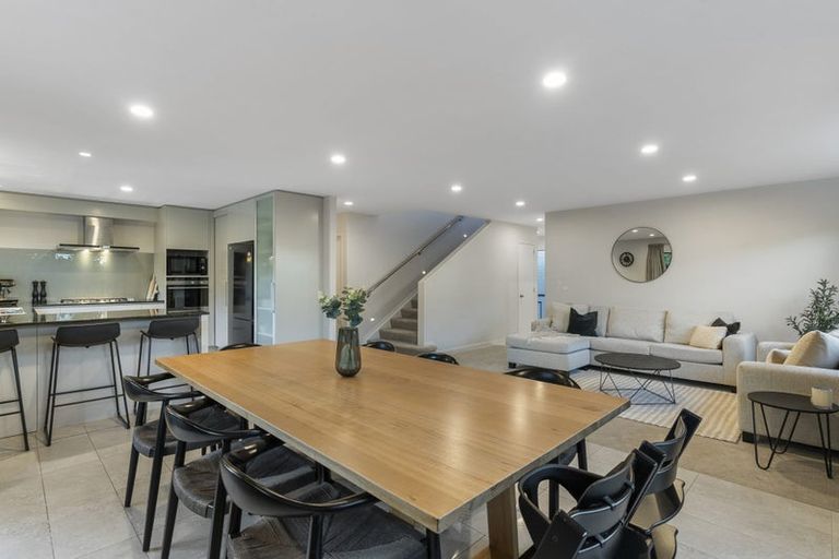 Photo of property in 16 Springcrest Drive, Karaka, Papakura, 2113