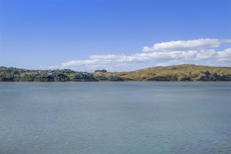 Photo of property in 57-59 Seaview Road, Paremata, Porirua, 5024