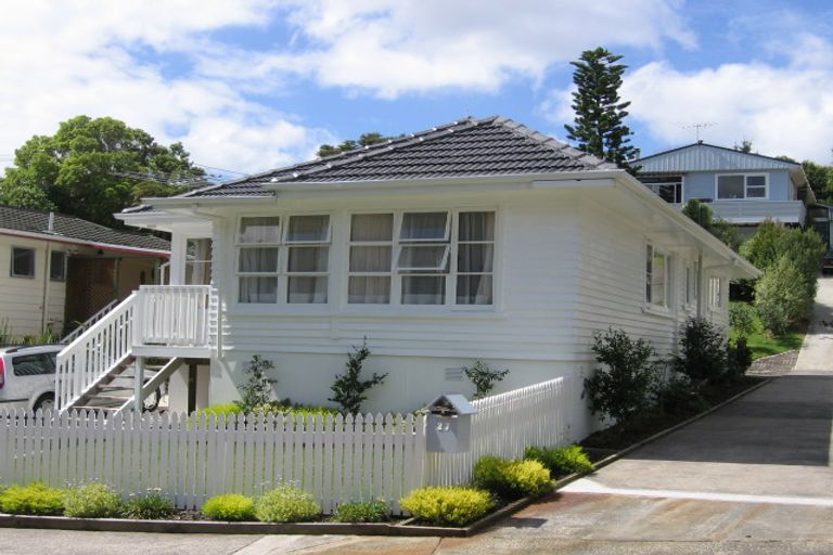 Photo of property in 1/27 Gazelle Avenue, Beach Haven, Auckland, 0626