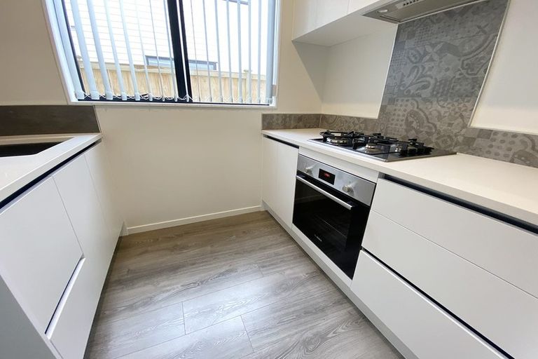 Photo of property in 43 Hikuawa Road, Flat Bush, Auckland, 2019