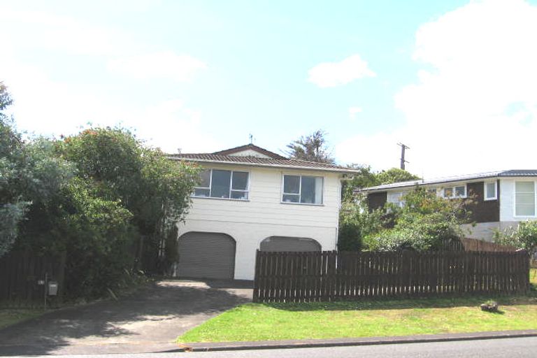 Photo of property in 3 Laurina Road, Sunnynook, Auckland, 0620