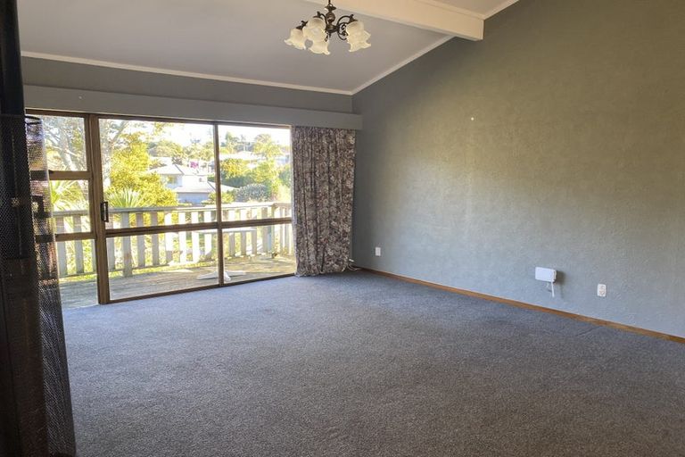 Photo of property in 64 Cyclarama Crescent, Massey, Auckland, 0614