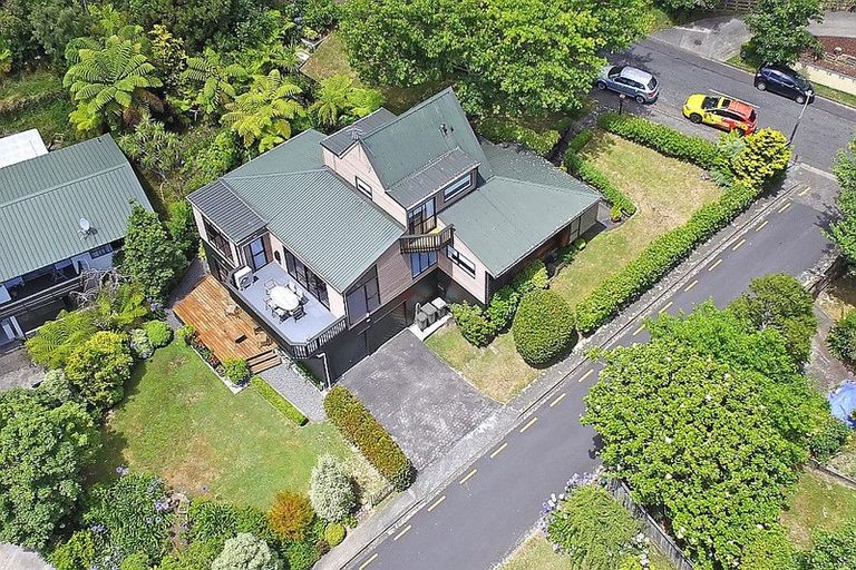 Photo of property in 3 Chichester Drive, Pinehaven, Upper Hutt, 5019