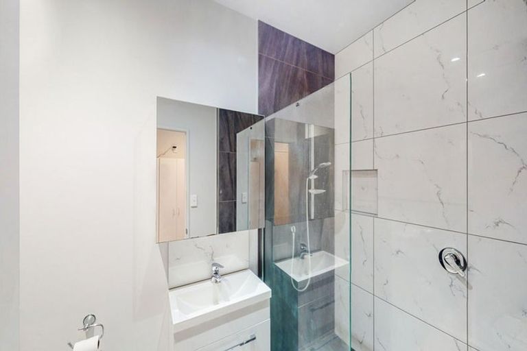 Photo of property in Stadium Garden Flats, 311/107 Thorndon Quay, Pipitea, Wellington, 6011