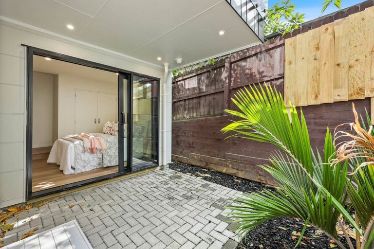 Photo of property in 40a Powrie Street, Glenfield, Auckland, 0629