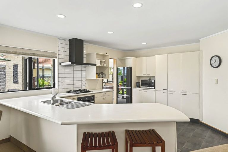 Photo of property in 44 Hadleigh Court, Paraparaumu, 5032