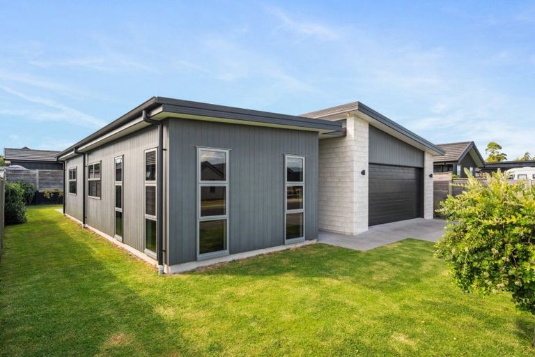 Photo of property in 3 Augusta Rise, Omokoroa, 3114