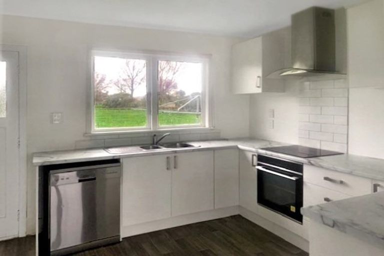 Photo of property in 65 Avenue Road, Foxton, 4814