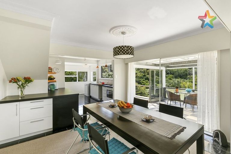 Photo of property in 80 Korokoro Road, Korokoro, Lower Hutt, 5012