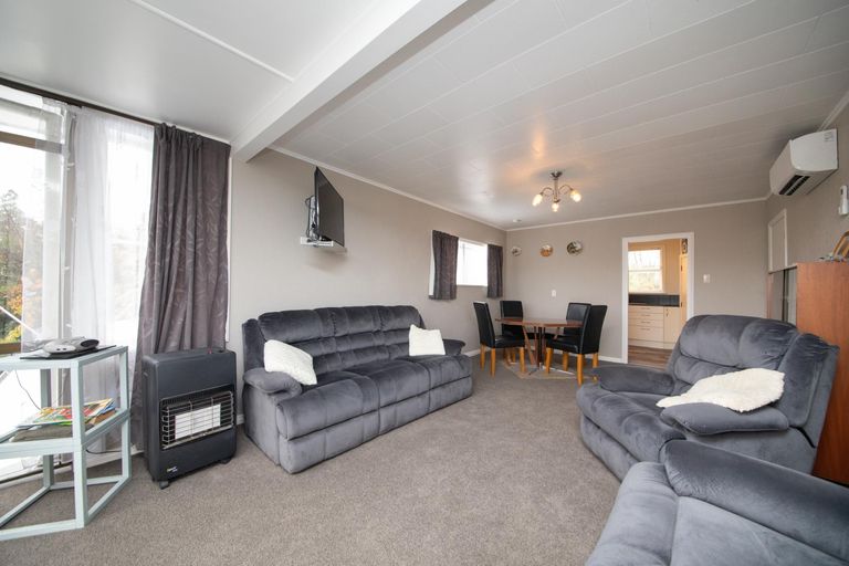 Photo of property in 8 Bradford Place, Awapuni, Palmerston North, 4412