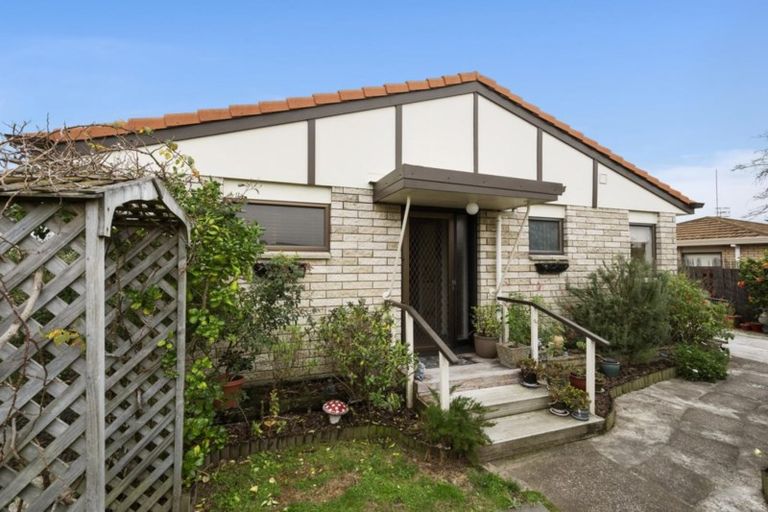 Photo of property in 2a Compton Place, Mount Maunganui, 3116