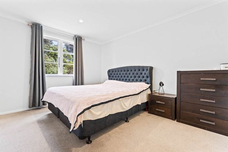Photo of property in 37 Queen Mary Avenue, New Lynn, Auckland, 0600