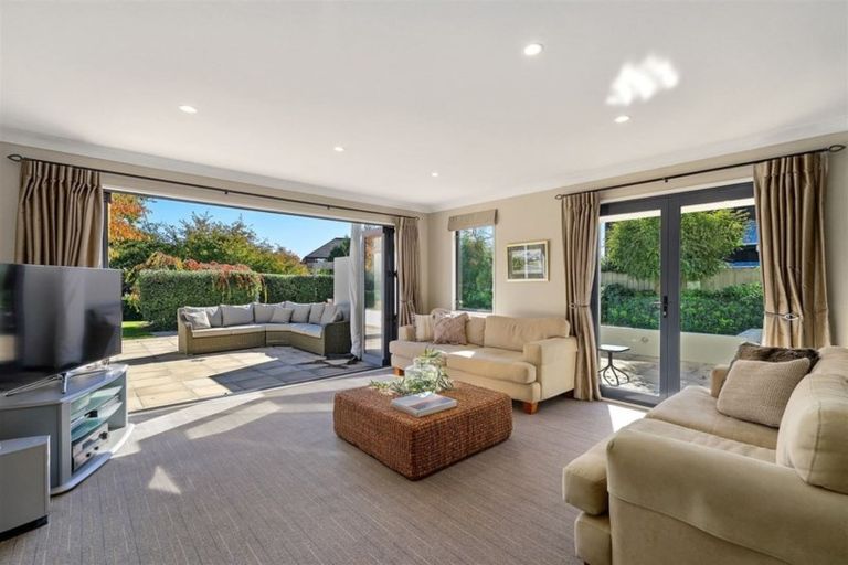 Photo of property in 6 Heacham Lane, Harewood, Christchurch, 8051