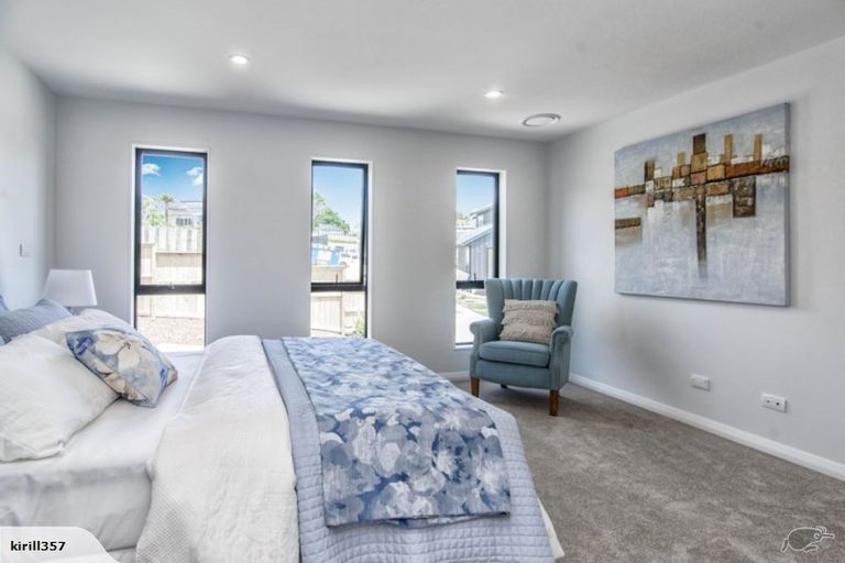 Photo of property in 9 Nerehana Place, Red Beach, 0932