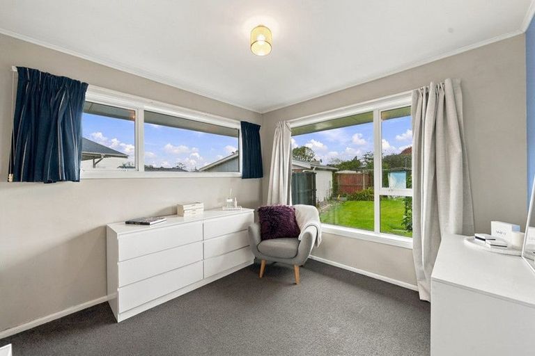 Photo of property in 34 Wychwood Crescent, Bishopdale, Christchurch, 8053