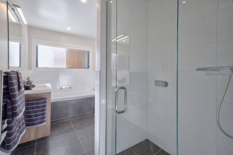 Photo of property in 3 Glenfiddich Road, Jacks Point, Queenstown, 9371