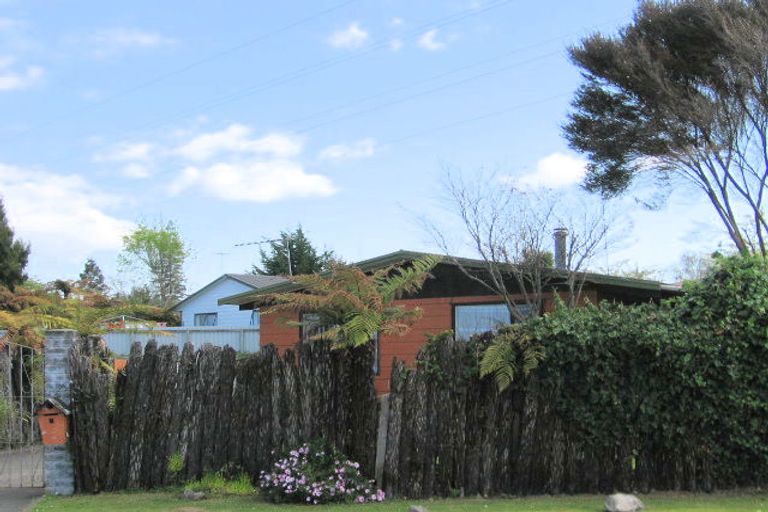 Photo of property in 8 Cherrywood Place, Western Heights, Rotorua, 3015