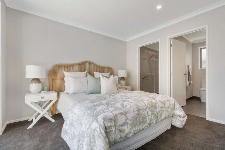 Photo of property in 18 Sam Heywood Place, Pyes Pa, Tauranga, 3112