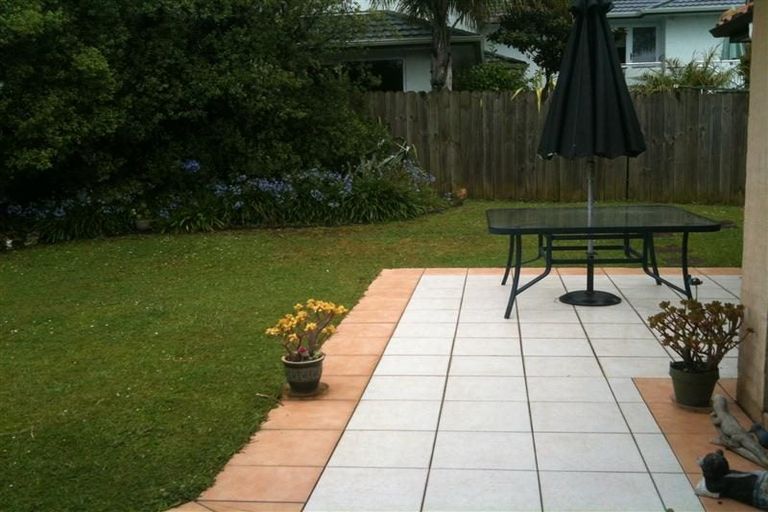 Photo of property in 108 Armoy Drive, East Tamaki, Auckland, 2016