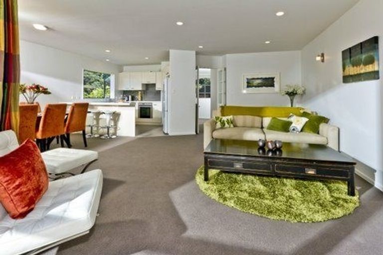Photo of property in 15 Bush Lane, Northcote Point, Auckland, 0627