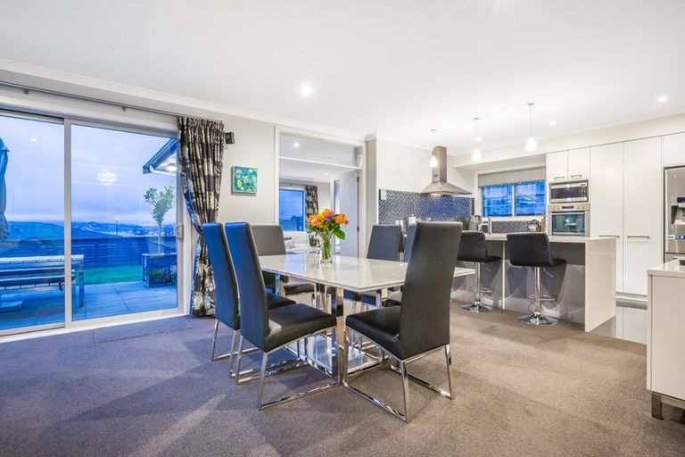 Photo of property in 10 Wangapeka Way, Aotea, Porirua, 5024