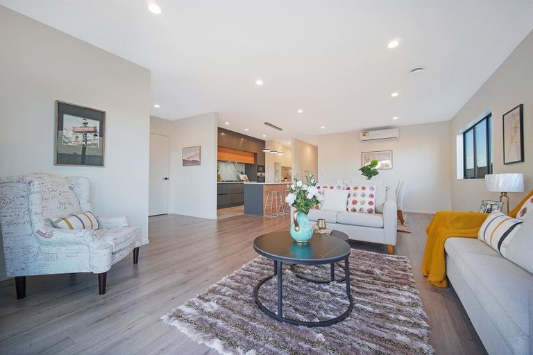 Photo of property in 30 Cloonlyon Drive, Flat Bush, Auckland, 2019