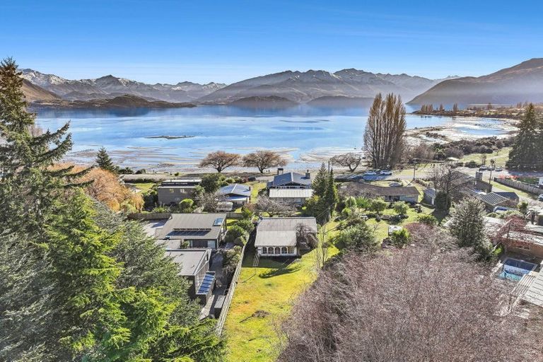 Photo of property in 21 Aubrey Road, Wanaka, 9305