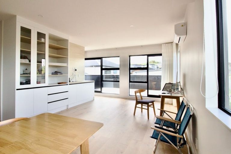 Photo of property in 15 Longshore Drive, Long Bay, Auckland, 0630