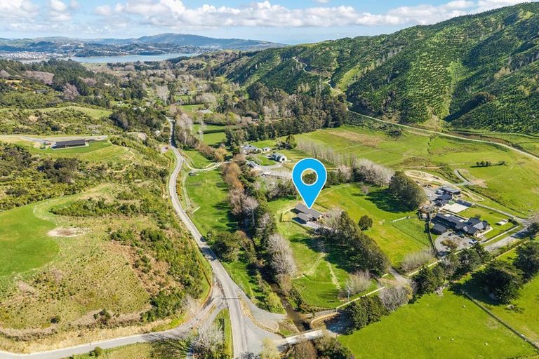 Photo of property in 405a Paekakariki Hill Road, Paekakariki Hill, Porirua, 5381
