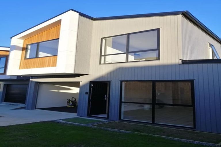 Photo of property in 5d Sorrel Crescent, Bucklands Beach, Auckland, 2012