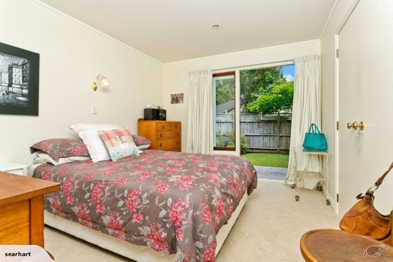 Photo of property in 11 Albany Highway, Unsworth Heights, Auckland, 0632