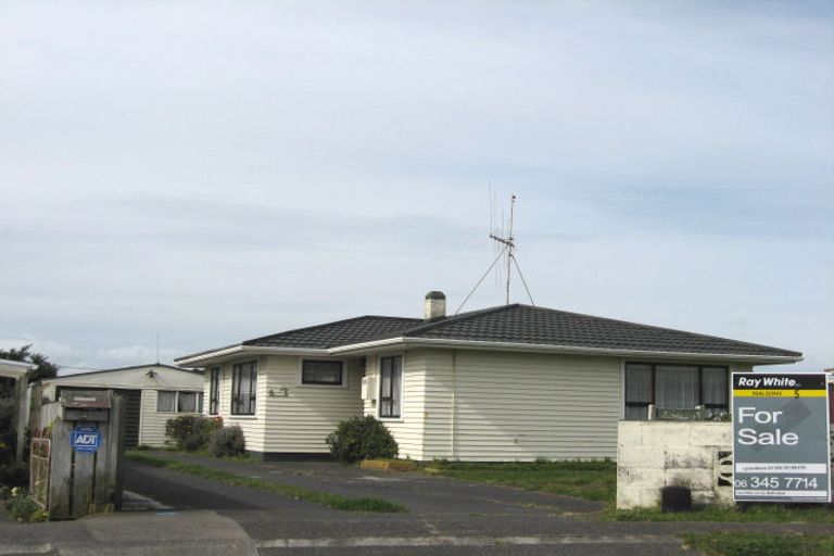 Photo of property in 5 Poaka Place, Castlecliff, Whanganui, 4501