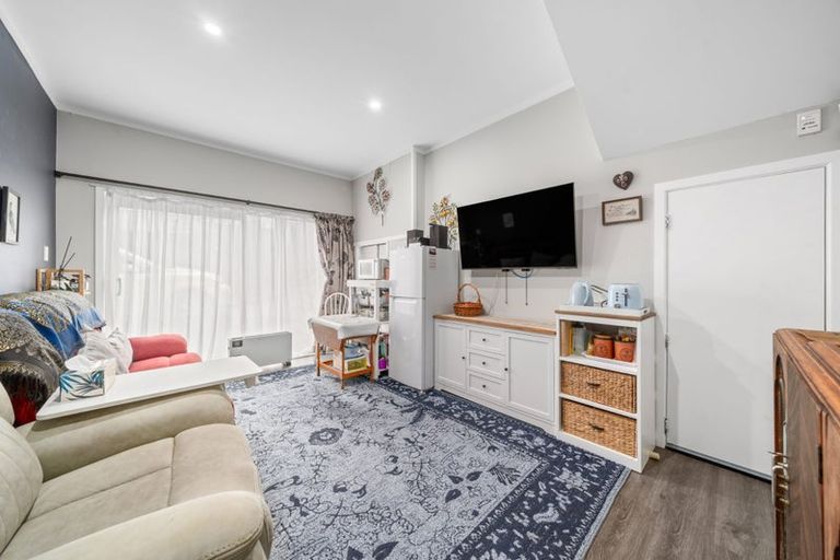Photo of property in 7 Hawtrey Terrace, Johnsonville, Wellington, 6037