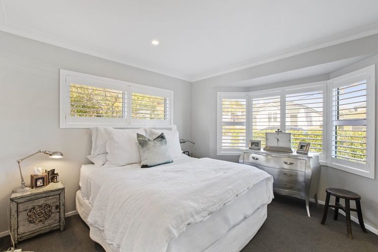 Photo of property in 1/87-89 Hinemoa Street, Birkenhead, Auckland, 0626