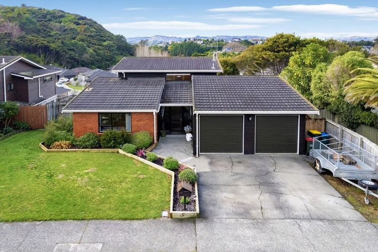 Photo of property in 19 Shackle Lane, Whitby, Porirua, 5024