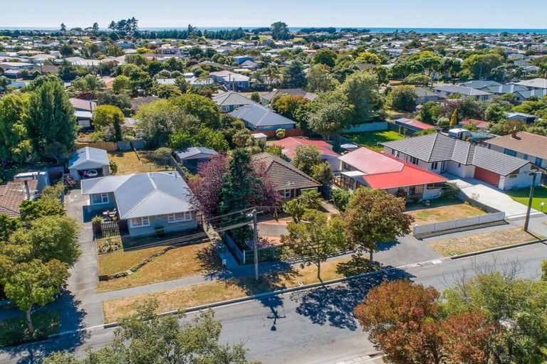 Photo of property in 19 Ascot Avenue, North New Brighton, Christchurch, 8083