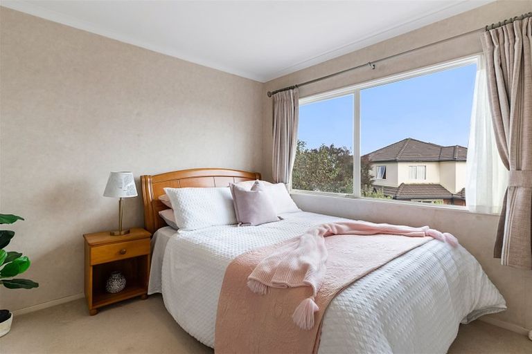 Photo of property in 9 Point View Link, East Tamaki Heights, Auckland, 2016