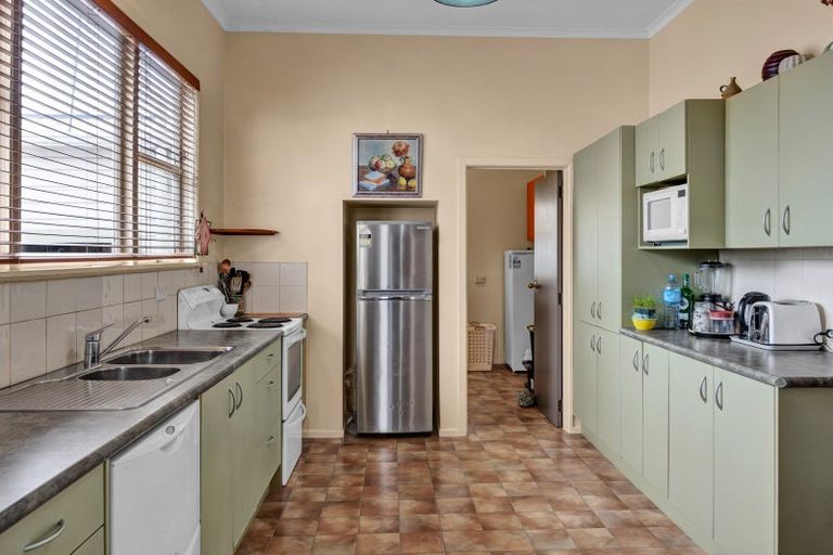 Photo of property in 10 Morrissey Street, Hawera, 4610