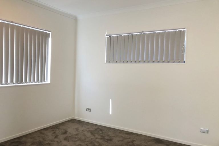 Photo of property in 69 Drumbuoy Drive, Flat Bush, Auckland, 2019