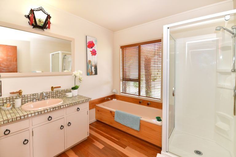 Photo of property in 77 Matija Place, Red Beach, 0932