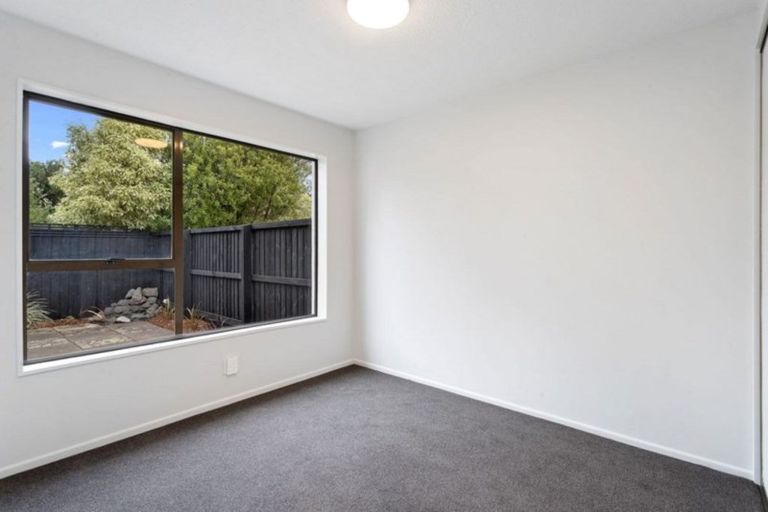 Photo of property in 2/91 Beachville Road, Redcliffs, Christchurch, 8081