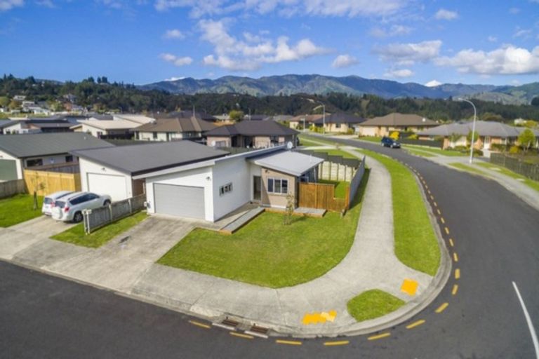 Photo of property in 21 Sunstone Crescent, Brown Owl, Upper Hutt, 5018