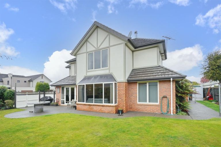Photo of property in 3 Oaktree Lane, Bishopdale, Christchurch, 8053
