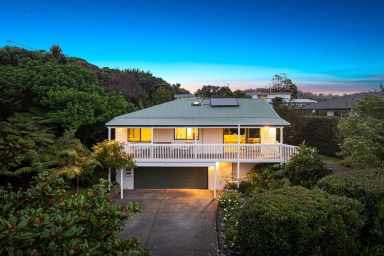 Photo of property in 41 Hammond Avenue, Hatfields Beach, Orewa, 0931