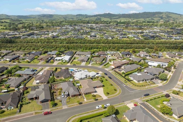 Photo of property in 21 Madison Street, Cambridge, 3434