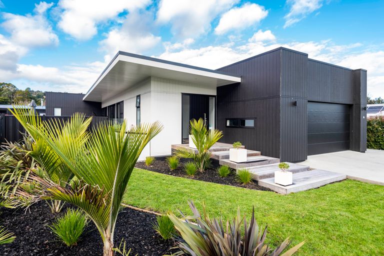 Photo of property in 16 Awanui Crescent, Matakana, 0985