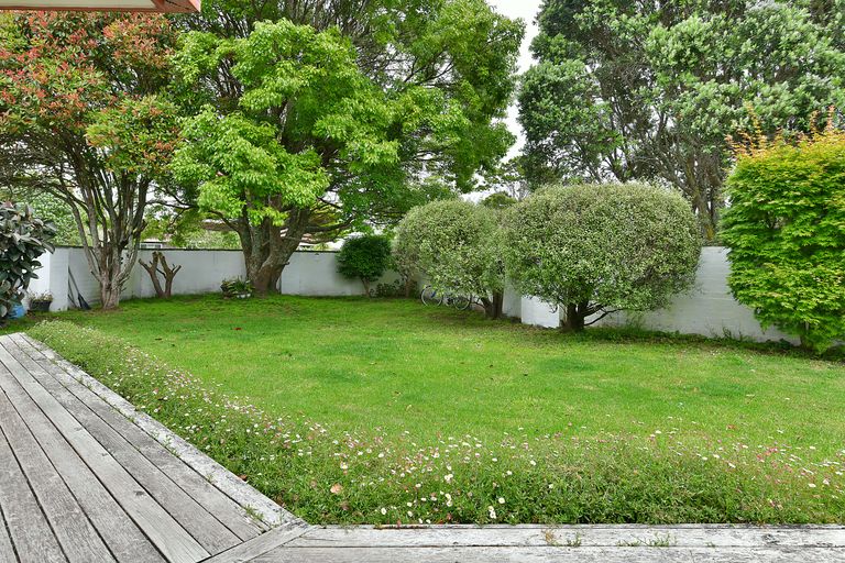 Photo of property in 27 Maygrove Drive, Orewa, 0931