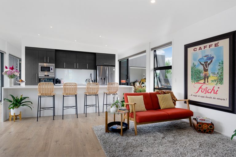 Photo of property in 16 Awanui Crescent, Matakana, 0985