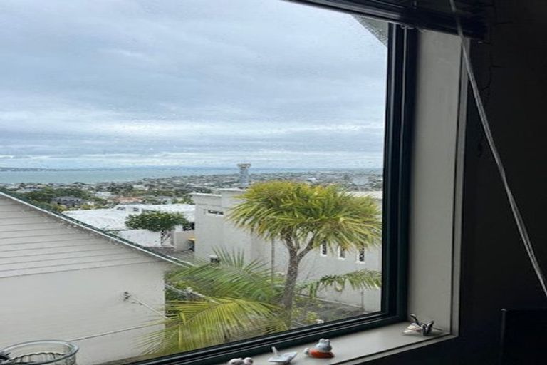 Photo of property in 2/175 East Coast Road, Castor Bay, Auckland, 0620